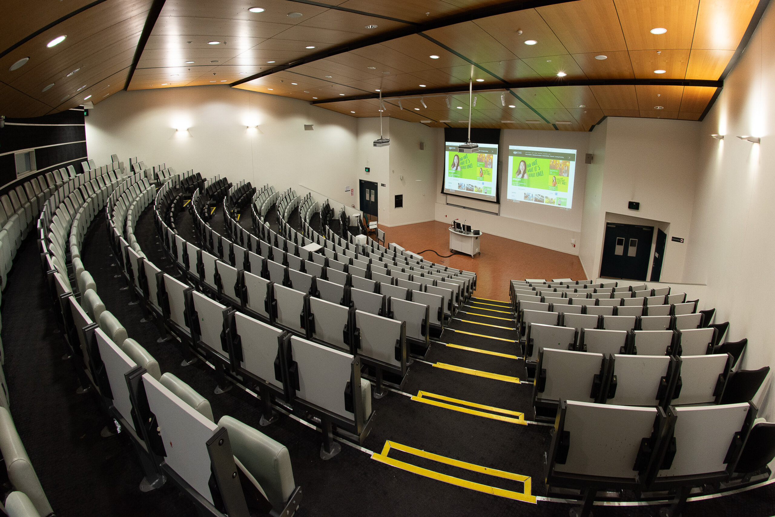 large-theatre-RH-LT1-2 (3)